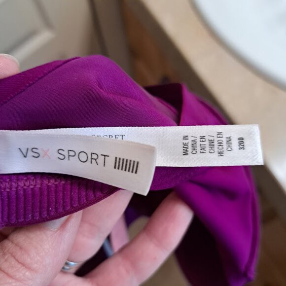 VICTORIAS SECRET VSX SPORT BRA 32DD GREAT USED CONDITION - Picture 4 of 4